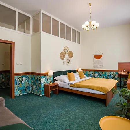 Arcus Garden 3*