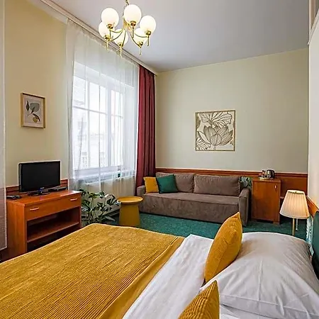 Arcus Garden Hotel 3*