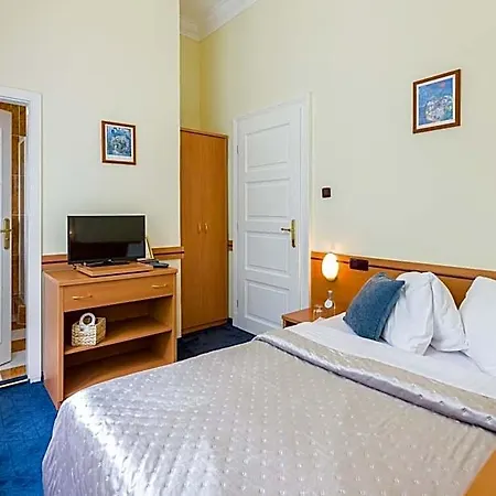 Hotel Arcus Garden 3*