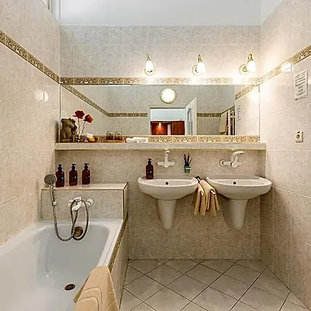 Arcus Garden Hotel